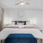 3Bd Near Dt | Bbq, Backyard Games & Outdoor Dining