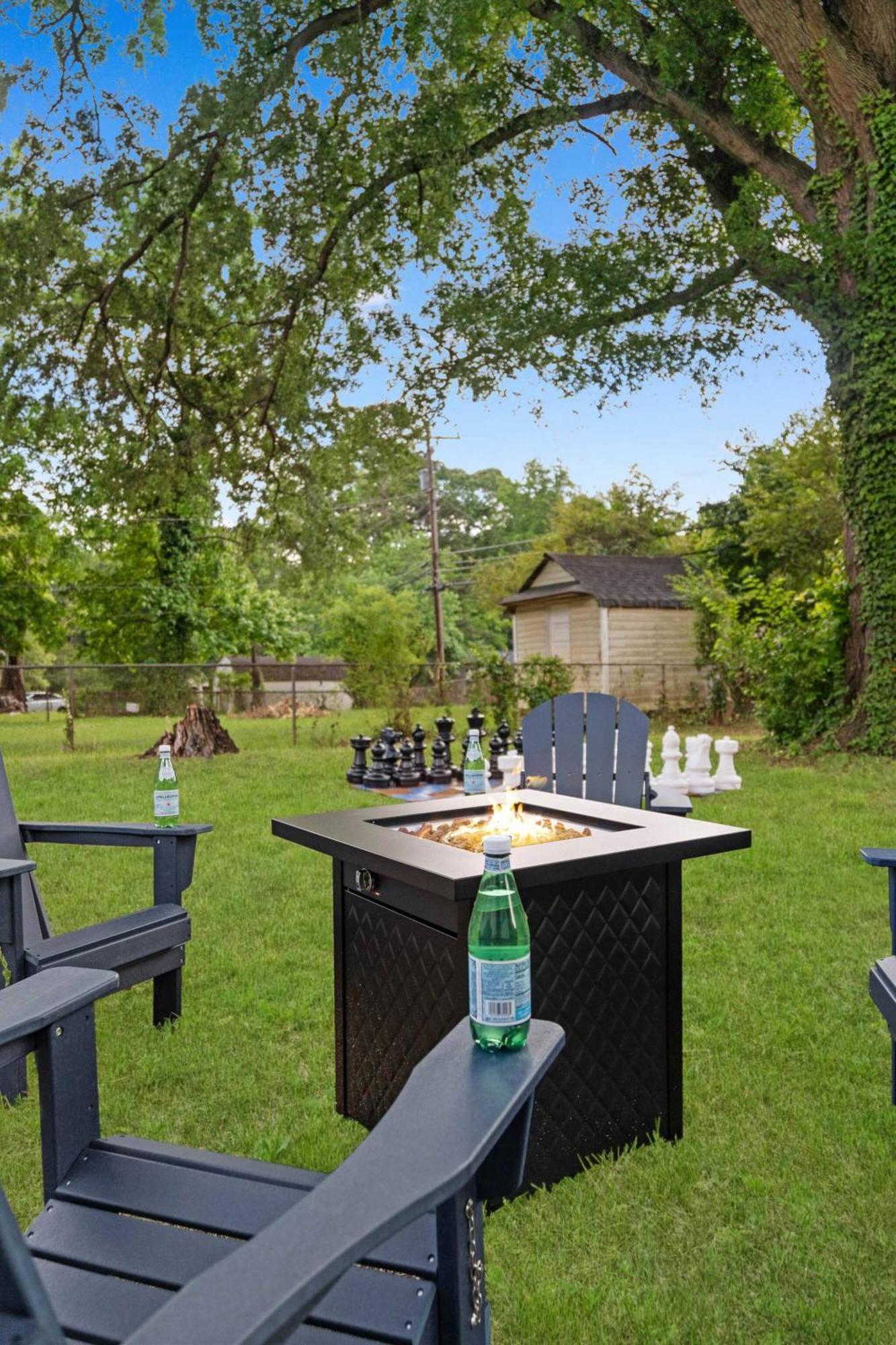 3bd Near Dt | Bbq, Backyard Games & Outdoor Dining Charlotte
