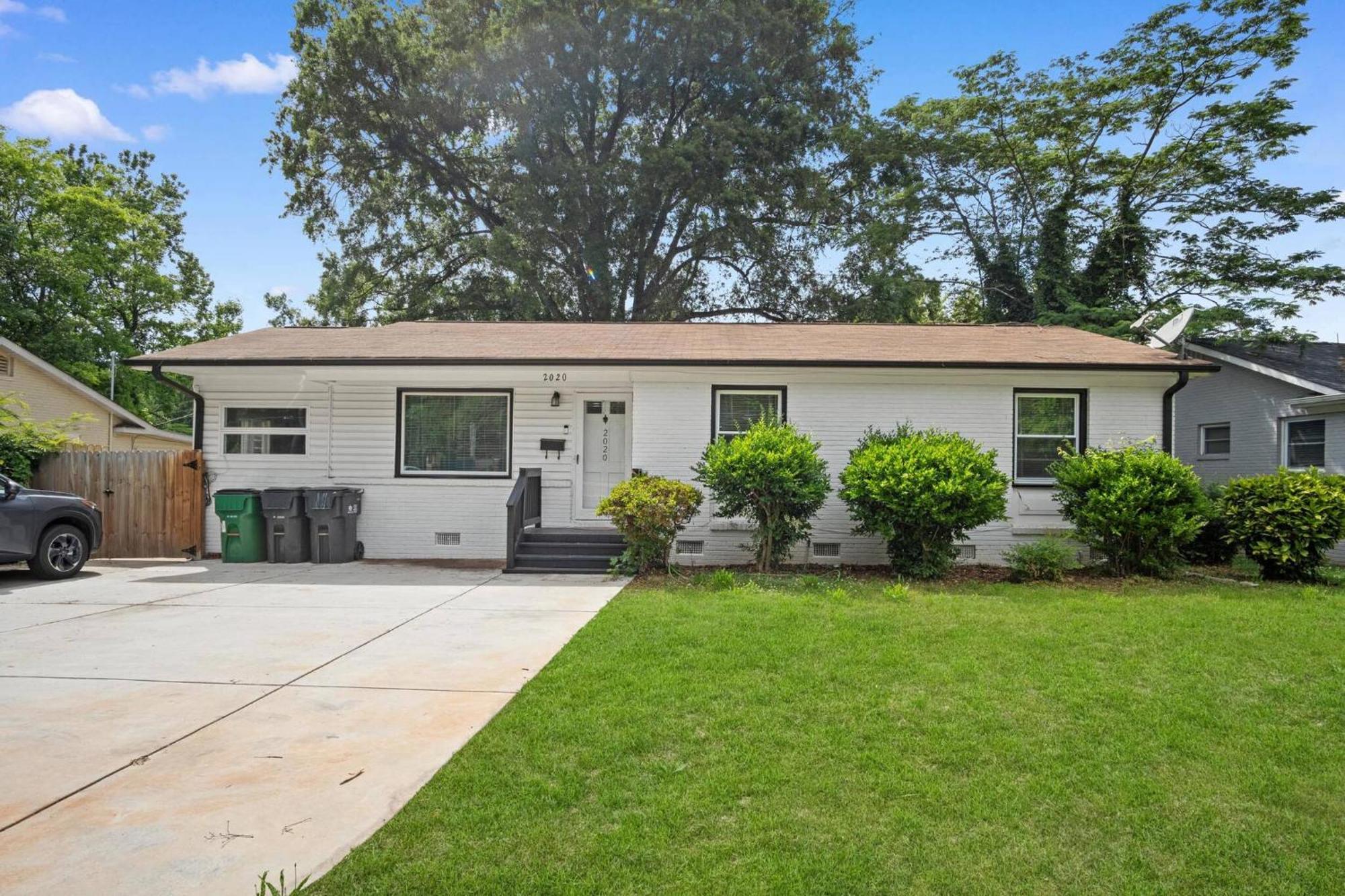 Holiday home 3bd Near Dt | Bbq, Backyard Games & Outdoor Dining *