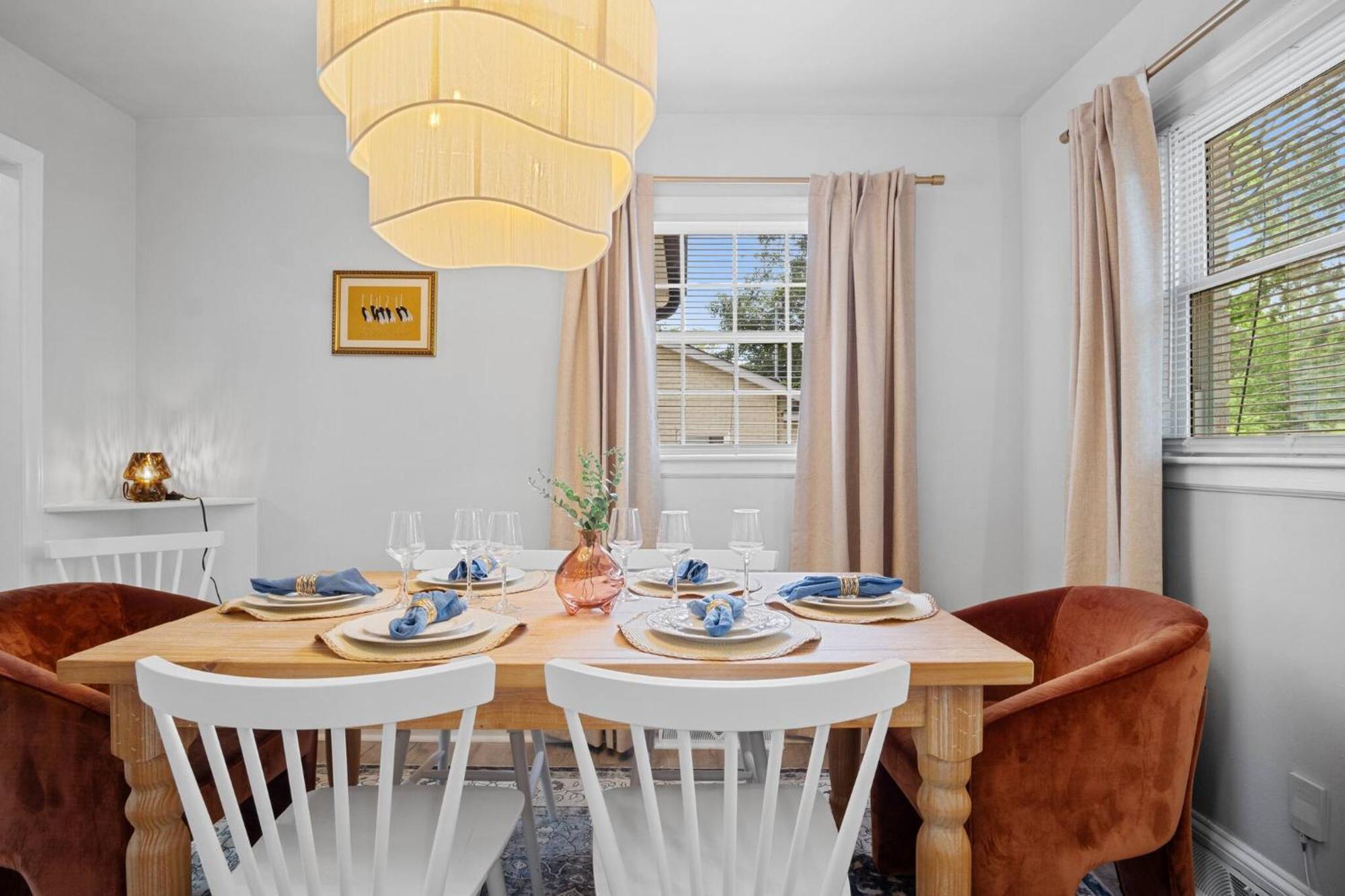 Holiday home 3bd Near Dt | Bbq, Backyard Games & Outdoor Dining Charlotte