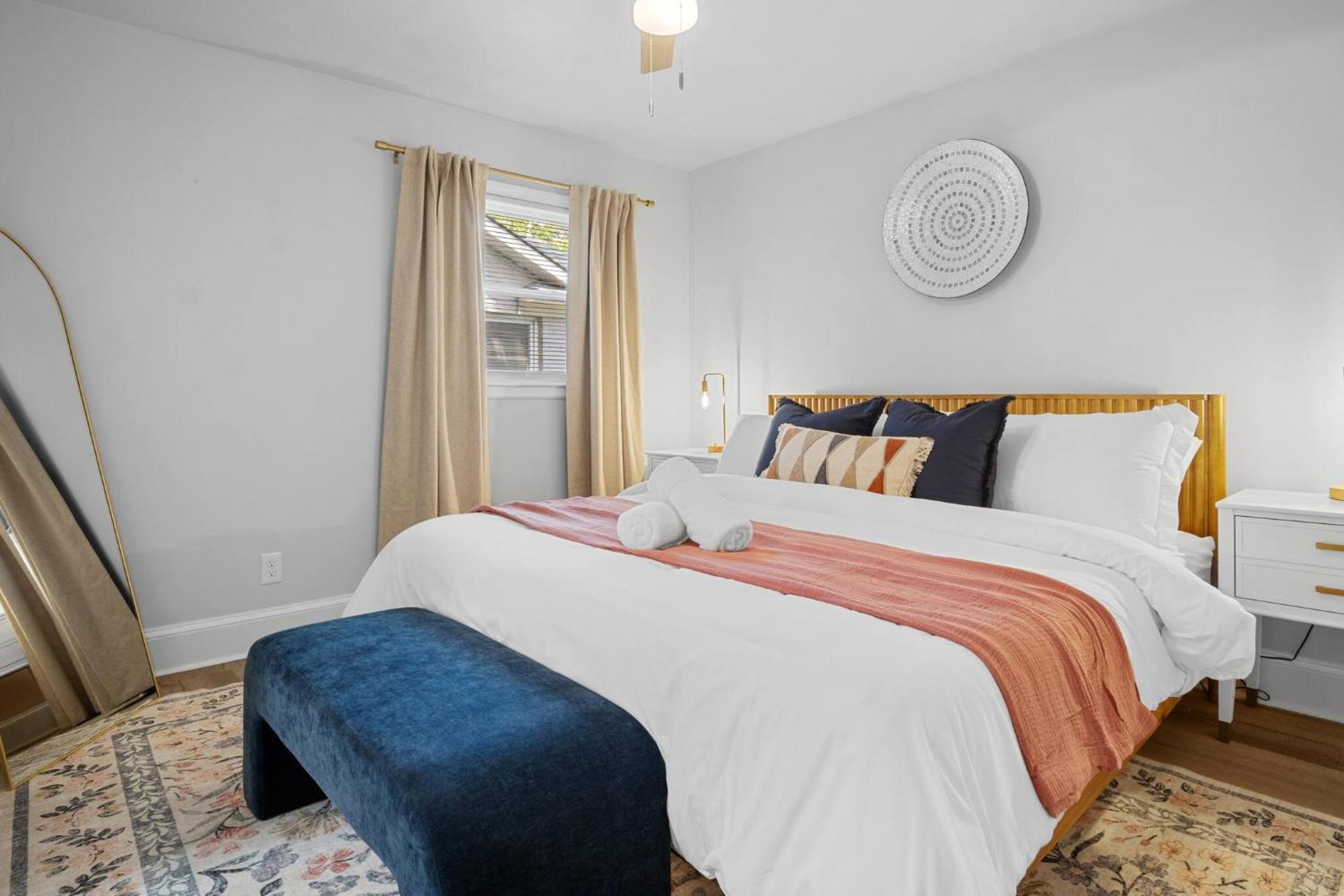 3bd Near Dt | Bbq, Backyard Games & Outdoor Dining