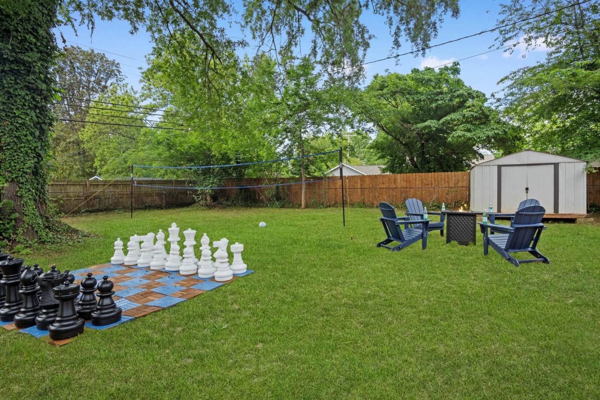 3bd Near Dt | Bbq, Backyard Games & Outdoor Dining * Charlotte